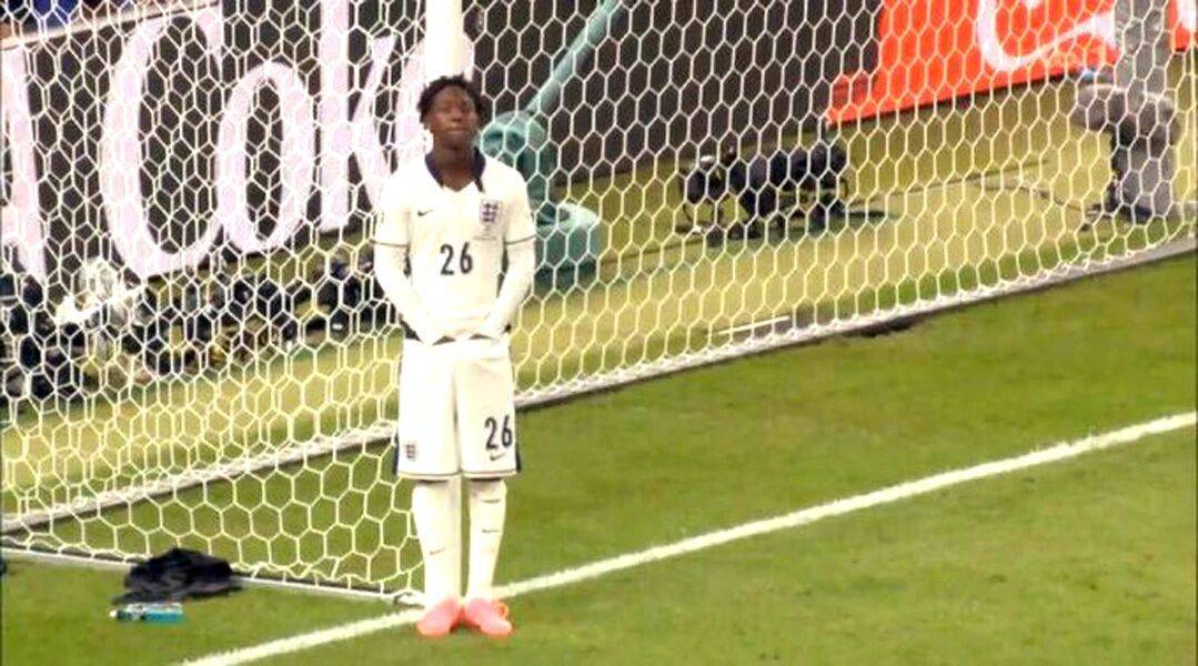 曼联或再拒绝出租新帝星，要看冬窗是否买到人！拉爵不满青训教育